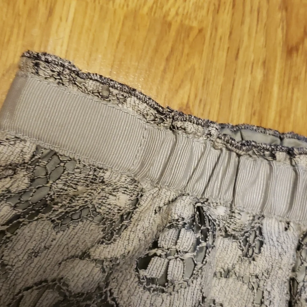 J Crew gray lace elastic waist skirt sz 6